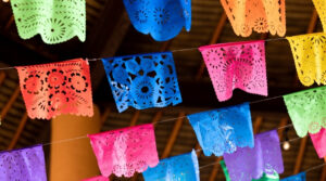 Papel picado de colores y otras manualidades fáciles para 15 de septiembre